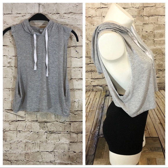 Forever 21 Tops - NWOT gray active sleeveless hoodie active small